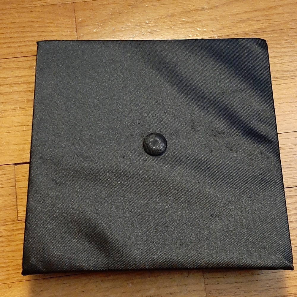 1/2 PRICE🔻HERFF JONES GRADUATION CAP & GOWN - Picture 5 of 10